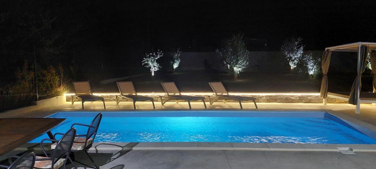 Hacienda Matea - Jacuzzi, Pool, Playground & Bbq In An Olive Grove Near Beaches, - Istria * Pula