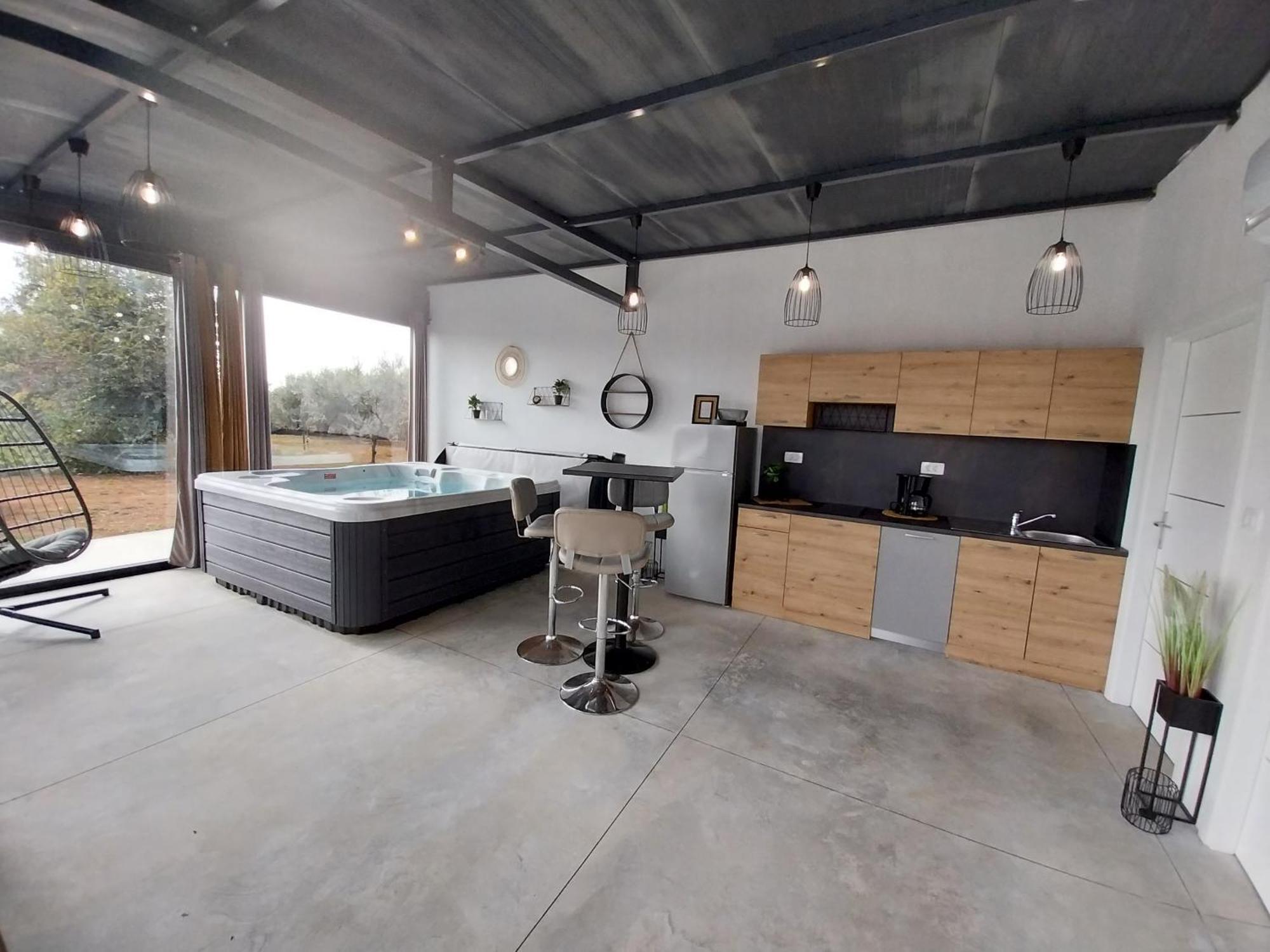 Vila Hacienda Matea - Jacuzzi, Pool, Playground & Bbq In An Olive Grove Near Beaches, - Istria *